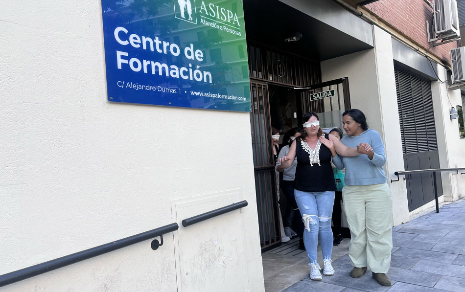 Simulando la realidad: formación práctica en el Certificado de Atención Sociosanitaria en ASISPA