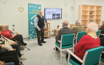 «Ciencia en Residencia»: el profesor Jesús Pérez Gil de la Complutense imparte un taller en el CDM Carmen Sevilla