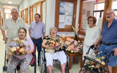 Una boda que florece en solidaridad: James e Isabel alegran ASISPA II con sus flores