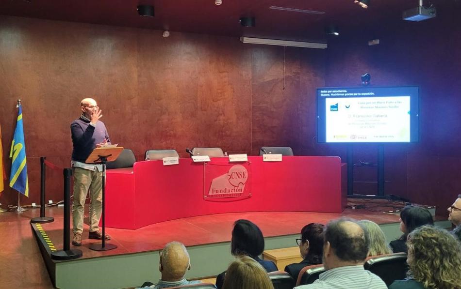 La CNSE impulsa una guía clave para el buen trato a las personas mayores sordas