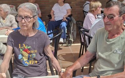 Un encuentro entre generaciones que deja huella en la Residencia Soto Fresnos