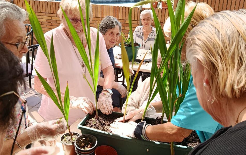 Residencia Soto Fresnos: taller de jardinería para sembrar recuerdos e ilusión