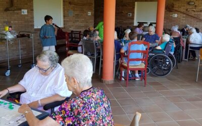 Julio de juegos, sonrisas y encuentros intergeneracionales en la Residencia Soto Fresnos