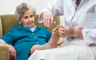 ASISPA apuesta por el cuidado de los pies para favorecer la autonomía y el bienestar de las personas mayores